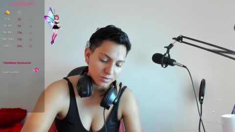 Snapshot of julya_smith_69 chatting on October 2025 02:12:02 PM Julya Smith online show from October 2025 02:12:02 PM