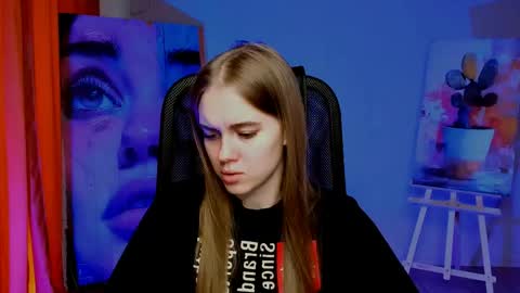 junewoods online show from April 2026 07:14:01 AM