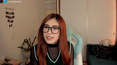 Snapshot of jungleofpandas chatting on December 2024 02:21:02 AM Call me Sussy  online show from December 2024 02:21:02 AM