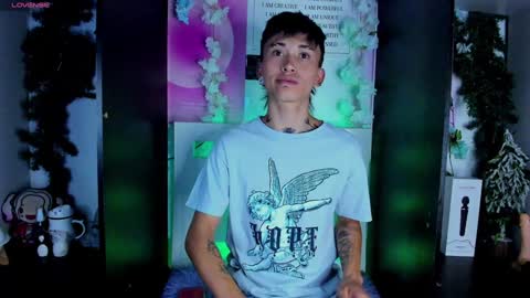 Snapshot of juniior0_0 chatting on February 2025 12:33:01 AM Junior online show from February 2025 12:33:01 AM