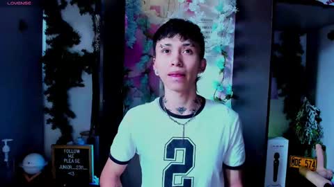 Snapshot of juniior0_0 chatting on March 2025 12:33:02 PM Junior online show from March 2025 12:33:02 PM