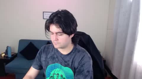 juniior_333 online show from December 2025 01:38:02 PM