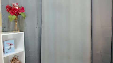 Julia online show from April 2026 01:49:02 PM