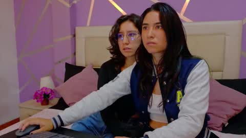 Jupiter y Saturno online show from November 2025 01:19:01 AM