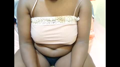 jusst_ayanna online show from June 2026 07:43:01 AM