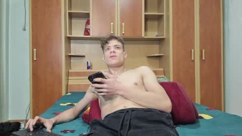 just_alexx12 online show from December 2024 09:29:02 PM