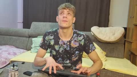 just_alexx12 online show from December 2024 08:47:01 PM