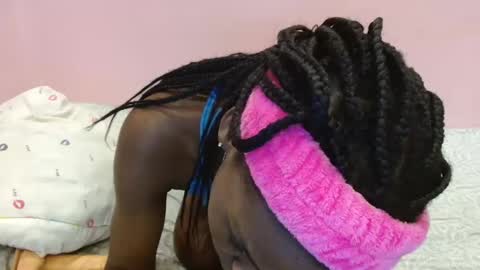 just ebonee online show from February 2026 10:05:01 AM