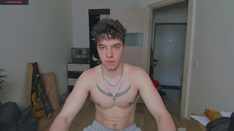 Snapshot of just_edwins chatting on June 2026 12:33:02 PM Edwins online show from June 2026 12:33:02 PM