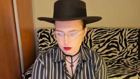 Nika and Mark online show from June 2026 07:18:02 PM