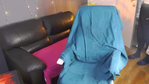 Snapshot of just_gay_ chatting on February 2025 02:04:02 PM just_gay_ online show from February 2025 02:04:02 PM