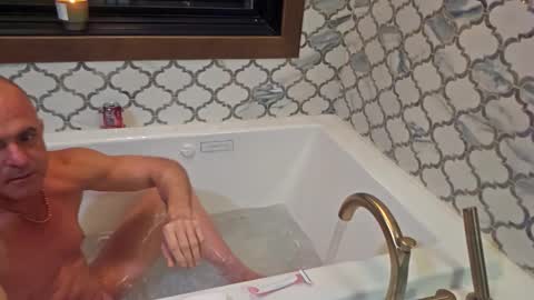 Snapshot of justaskforbiga chatting on March 2026 05:19:01 AM Tohiptwoquit online show from March 2026 05:19:01 AM