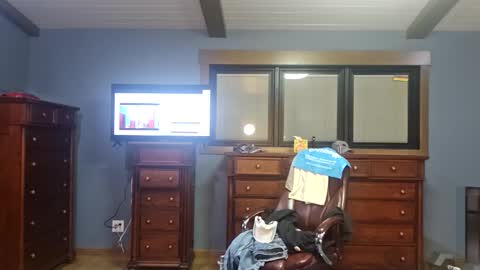 Snapshot of justaskforbiga chatting on March 2026 09:57:01 AM Tohiptwoquit online show from March 2026 09:57:01 AM