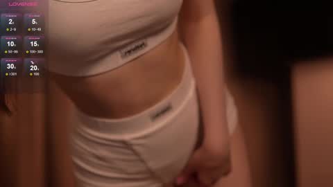 Snapshot of justbarbie_new_ chatting on February 2025 09:14:02 PM Katarina online show from February 2025 09:14:02 PM