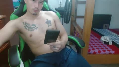 Snapshot of justin_taylor02 chatting on October 2025 05:10:02 PM justin_taylor02 online show from October 2025 05:10:02 PM