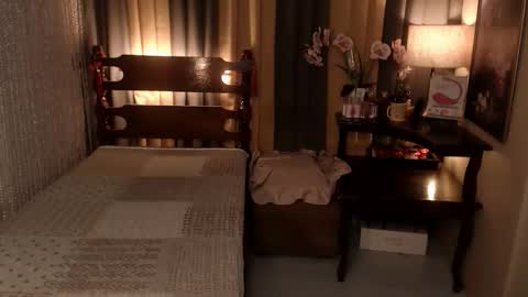 justine_hunk online show from May 2026 06:43:02 AM