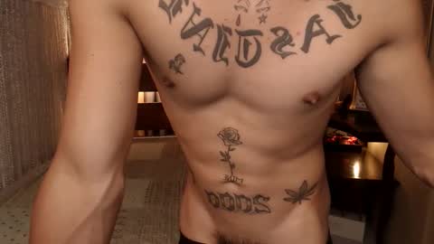 justine_hunk online show from May 2026 07:50:02 AM