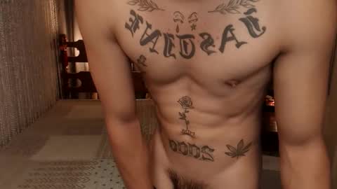 justine_hunk online show from May 2026 06:42:02 AM