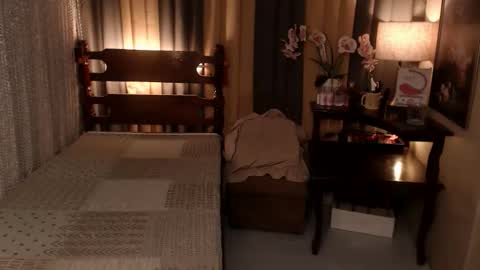 justine_hunk online show from May 2026 09:43:01 PM