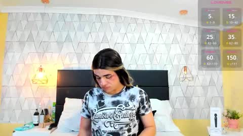 Justine online show from November 2025 02:54:01 AM