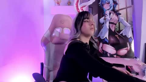 Justine online show from April 2026 04:01:01 AM