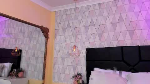 Justine online show from April 2026 04:04:01 AM