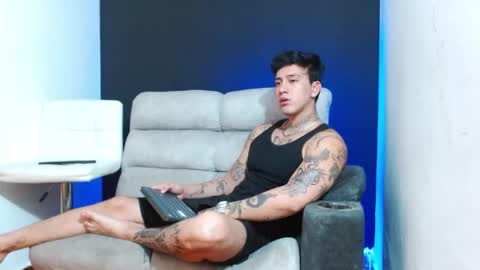 justinfuller_31 online show from April 2026 10:45:02 PM