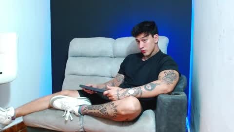 justinfuller_31 online show from May 2026 10:04:02 PM