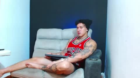 justinfuller_31 online show from July 2026 01:41:02 PM