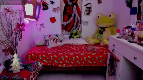 Mia online show from December 2024 04:53:02 AM