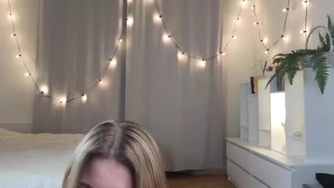 Sinikka online show from March 2025 12:54:02 AM