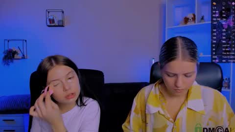 kaela_spell_ online show from November 2025 08:36:02 PM