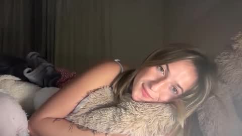 Kaelia online show from October 2025 08:44:01 PM