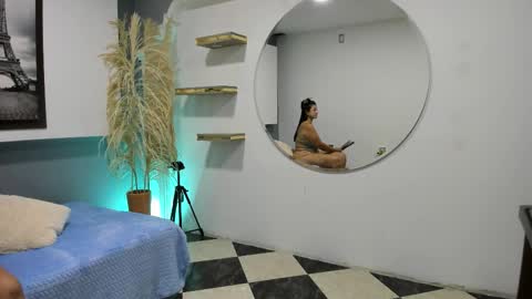 Snapshot of kagomme_h chatting on October 2025 09:32:01 AM Antonella online show from October 2025 09:32:01 AM