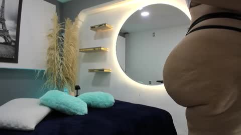 Snapshot of kagomme_h chatting on November 2025 04:45:02 AM Antonella online show from November 2025 04:45:02 AM