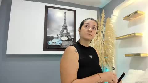 Snapshot of kagomme_h chatting on November 2025 09:34:02 AM Antonella online show from November 2025 09:34:02 AM