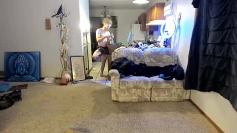 Kaiku77 online show from December 2025 06:08:02 AM