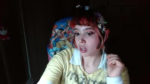 Snapshot of kairilovescumm chatting on December 2025 01:54:01 AM Kairi online show from December 2025 01:54:01 AM