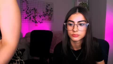 Kaisy online show from September 2025 07:25:01 PM