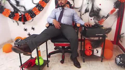 Kaleth online show from October 2025 08:05:01 PM