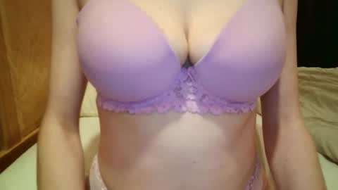 Snapshot of kalieen3 chatting on February 2026 02:28:02 AM kaliyen online show from February 2026 02:28:02 AM