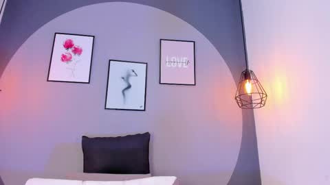 Carolina   online show from February 2025 08:47:01 PM