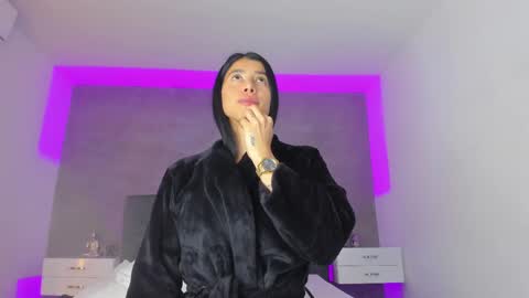 Carolina   online show from March 2025 06:16:01 PM