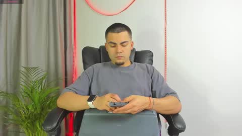 K A L I online show from October 2025 07:52:02 AM