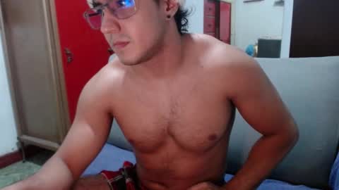 kamenov00 online show from October 2025 12:43:01 AM