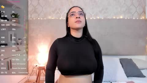 Kamila Betancourt online show from October 2025 11:53:01 AM