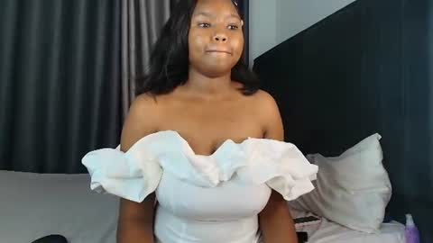 Snapshot of kandy_sweetss chatting on June 2026 06:30:01 PM kandy_sweetss online show from June 2026 06:30:01 PM
