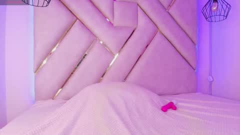 Cami online show from September 2025 12:10:02 PM