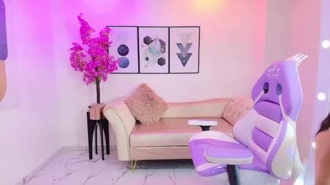 Kaori online show from November 2025 01:02:02 PM