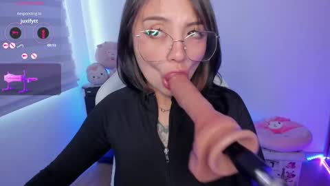 Snapshot of kaori_moon_ chatting on October 2025 05:37:01 PM Hanny online show from October 2025 05:37:01 PM